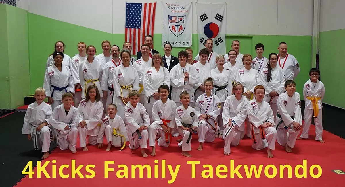 4Kicks Family Taekwondo group shot